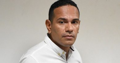 Ministro de defensa destituyó a capitán de la Policía señalado de violar a una teniente en Valledupar Ministro de defensa destituyó a capitán de la Policía señalado de violar a una teniente en Valledupar